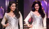 Kareena RULES the Ramp!