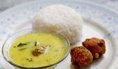 Recipe: Dahi Kadhi With Dal Vada