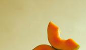 Hydrate & Glow: 7 Summer Fruits That Nourish Your Skin