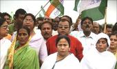 Bengal backtracks on Singur ordinance