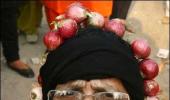 Pakistan bans export of onions to India