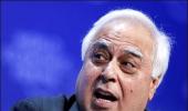 Pesky calls, SMSes, etc: Sibal to meet mobile users