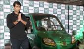 Bajaj unveils small car RE60; may price it at Rs 125,000!