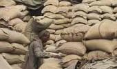 Govt mulls imposing stock holding limit on food items