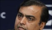 Moody's cuts RIL credit rating to NEGATIVE