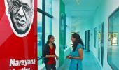 Infosys tries to offshore more work to woo large clients