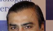 RIL delaying audit, says CAG, Moily defends