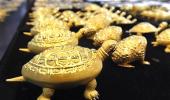 Govt hikes import duty on gold jewellery to 15%