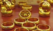 Private banks mull exit from gold coin business