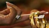 Gold, silver prices rebound on weak rupee