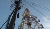 Why is spectrum auction a bonanza for tower companies?