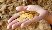 Gold traders urged to curb sale of coins