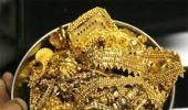 Gold import may fall as dealers sell at discount