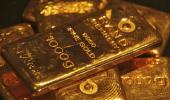 Weird case when banks are forced to import gold