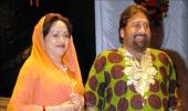 Hema Malini, Vinod Khanna in Ek Thi Rani Aisi Bhi