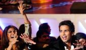 Hrithik, Priyanka dazzle Rajiv Gandhi awards