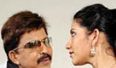 Vishnuvardhan scores with Aptharakshaka