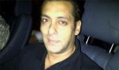 Salman leaves for US, friends wish him well