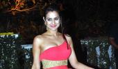 Pix: Bollywood gals get red-hot!