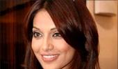 Bipasha detained with valuables at Mumbai airport