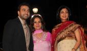 PIX: Pregnant Shilpa Shetty Steps Out For Lohri Party