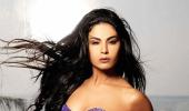 Daal Mein Kuch Kaala for Veena Malik