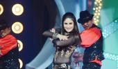 PIX: Kareena, Salman perform at People's Choice Awards