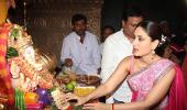 PIX: Kareena celebrates Ganesh Chaturthi with fans