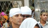 PIX: Akshay Kumar, Sonakshi visit Ajmer Sharif