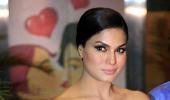 PIX: Sexy Veena Malik SIZZLES at Zindagi 50-50 premiere