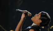 PIX: Rihanna, J-Lo, Lady Gaga glam up American Music Awards 2013