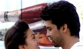 PIX: Kushal proposes to Gauahar in Bigg Boss