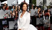 PIX: Rihanna, Nicki Minaj, Jessica Alba hot up MTV awards