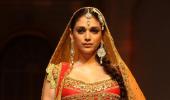 Birthday Special: Aditi Rao Hydari looks gorgeous on the ramp!