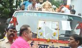 PIX: Randhir, Rishi, Rajiv at the RK studio Ganpati visarjan