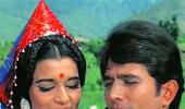 Quiz: Name the famous hero who played the villain in Aan Milo Sajna?