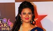 PIX: Divyanka Tripathi, Karan Mehra attend Star Parivaar awards