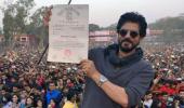 PIX: Shah Rukh launches Fan anthem amid mass hysteria