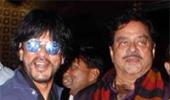 PIX: Shah Rukh, Shatrughan Sinha return from New Year holiday!