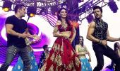 Inside Salman's Dabangg tour with Jacqueline, Sonakshi