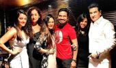 Ekta-Tusshar celebrate dad Jeetendra's birthday