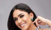 Mrunal Thakur looks STUNNING!