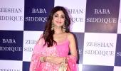 Shilpa Goes Pink for Baba's Iftar