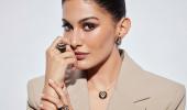 Amyra Lets Her Eyes Do The Talking