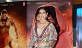 Kriti Wears The Ramayan On Her Dupatta