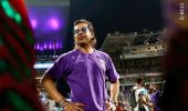 Shah Rukh Wins Hearts At Eden Gardens