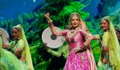 Rekha Steals The IIFA Show!