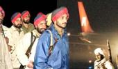 India steps up hunt for hijackers