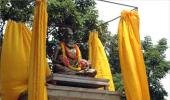 Saint Thiruvalluvar's statue unveiled in B'luru