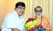 Gadkari meets Thackeray, seeks blessings